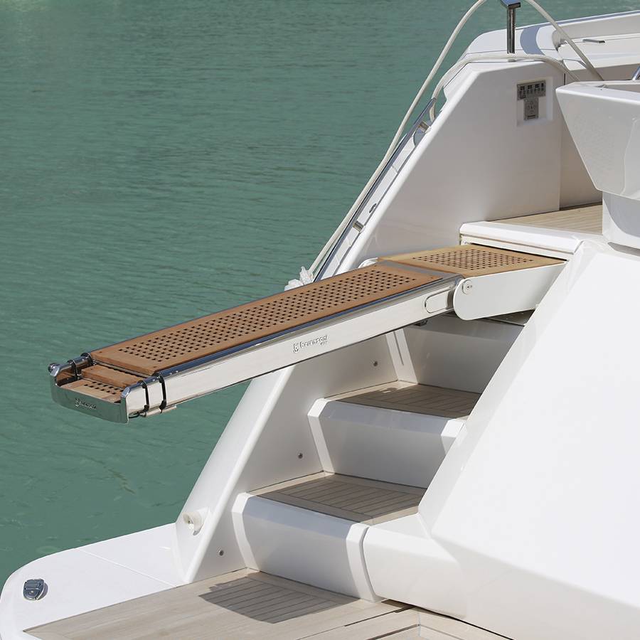 BesenzoniretractinggangwayPI3958