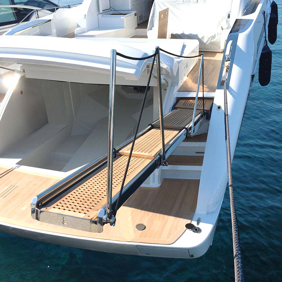 besenzoni-yacht-passerelle-rientranti-idraulica-retractable-passerelle-pi-395_03